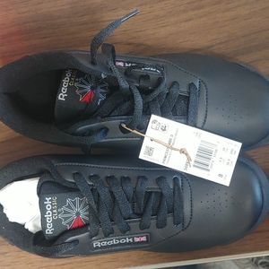 Reebok process wide D women's size 8 USA